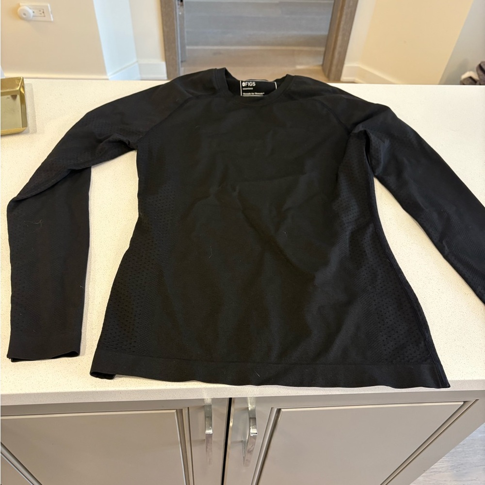 FIGS technical longsleeve underscrubs